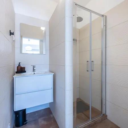T2 Modern Waterfront - *